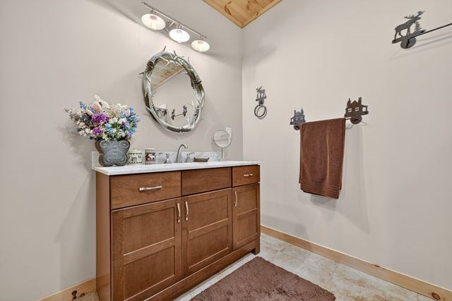 384 Dean Road Property Photo 53