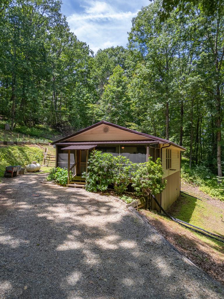 210 Mcdaniel Lane Property Photo 2