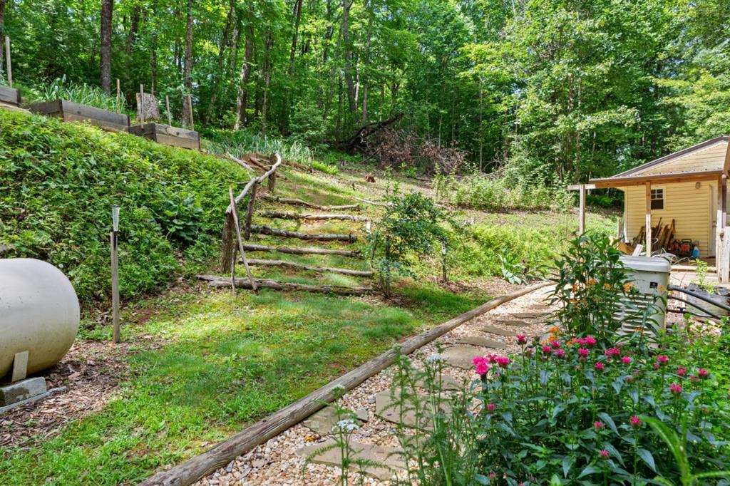 210 Mcdaniel Lane Property Photo 14