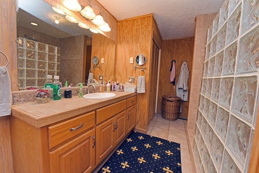 742 Hillcrest Drive Property Photo 11