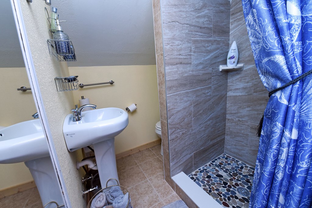 742 Hillcrest Drive Property Photo 14
