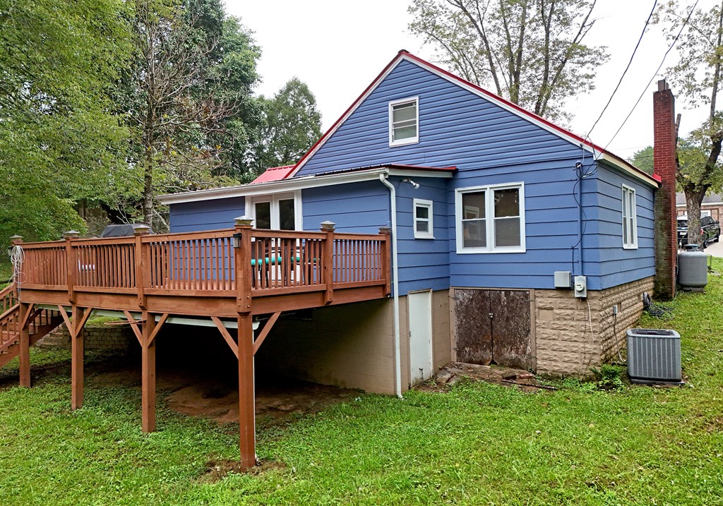 742 Hillcrest Drive Property Photo 30