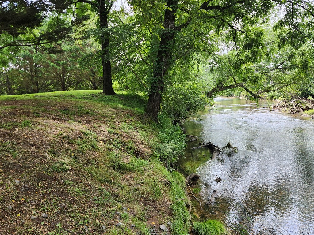 N/a Rivers Edge Drive Property Photo 8