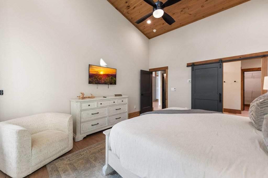 177 Creekside Landing Property Photo 16