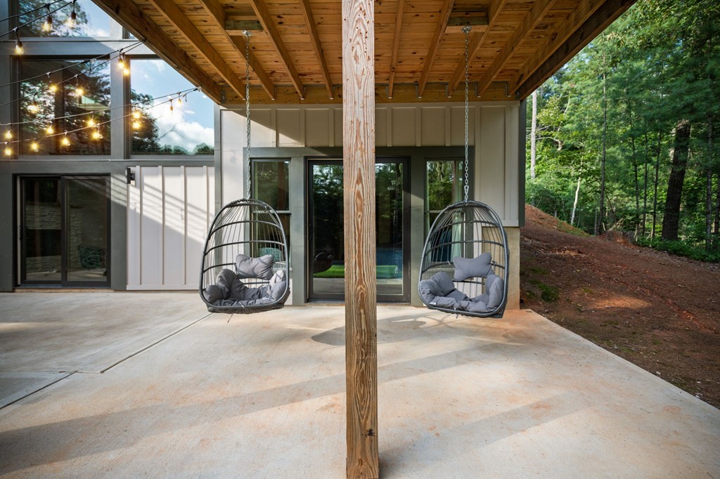 177 Creekside Landing Property Photo 29