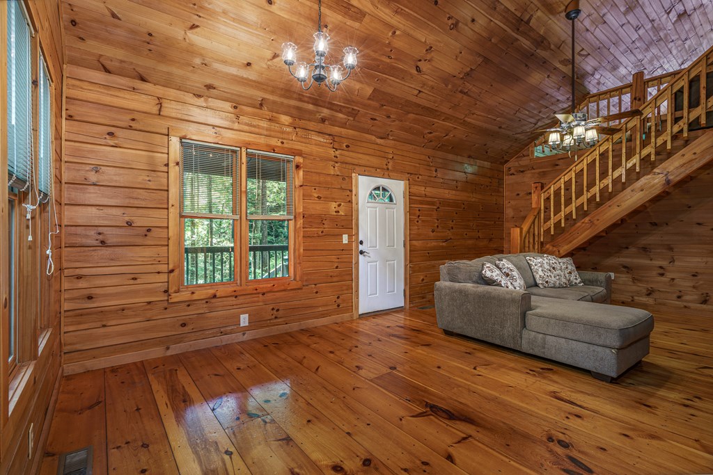 211 Red Oak Forest Lane Property Photo 4
