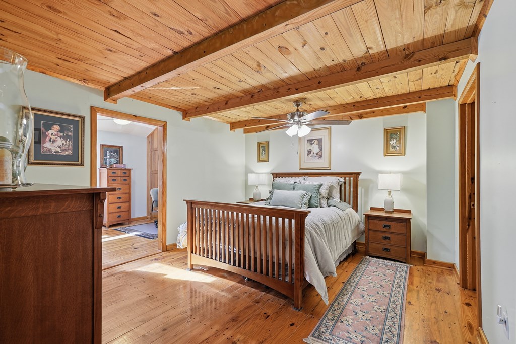 955 Lower Tails Creek Road Property Photo 4