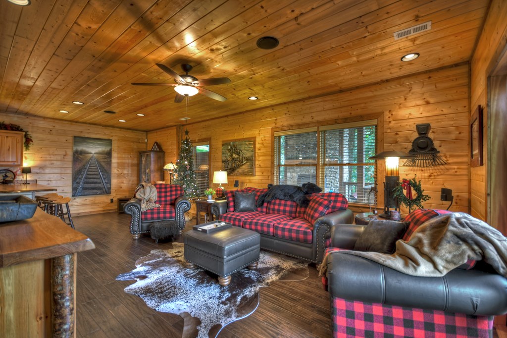 1404 Mountain High Drive Property Photo 39