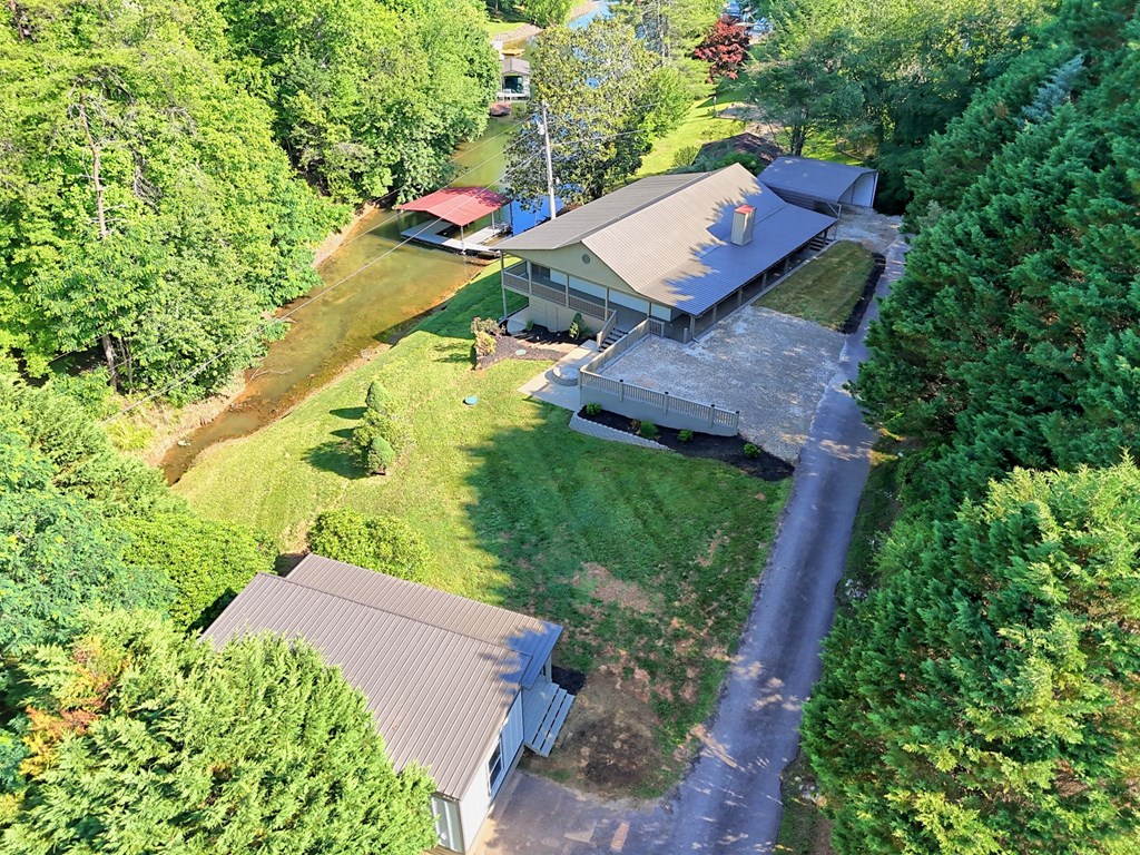 1105 Henson Road Property Photo 3