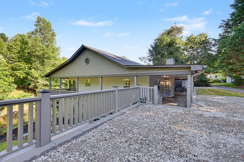 1105 Henson Road Property Photo 5