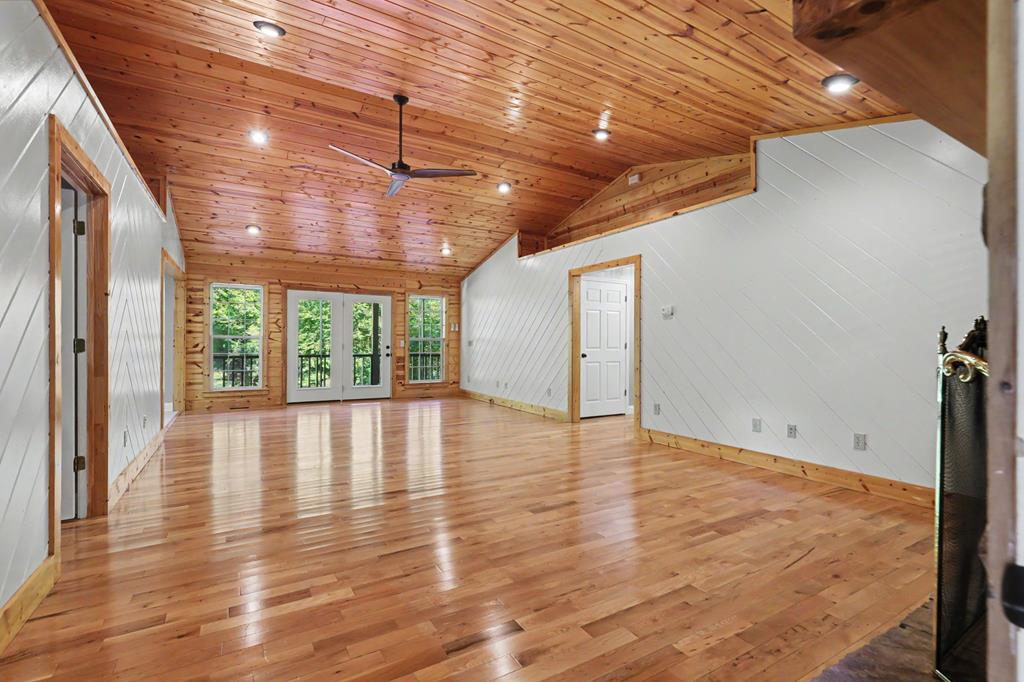 1105 Henson Road Property Photo 6