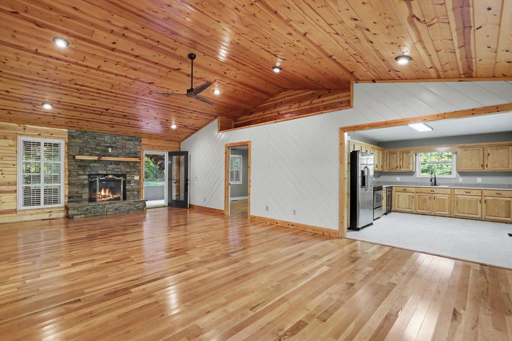 1105 Henson Road Property Photo 8
