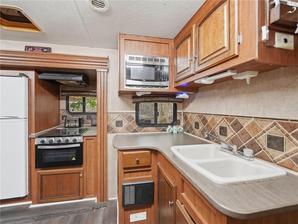 104 13th Street Property Photo 6