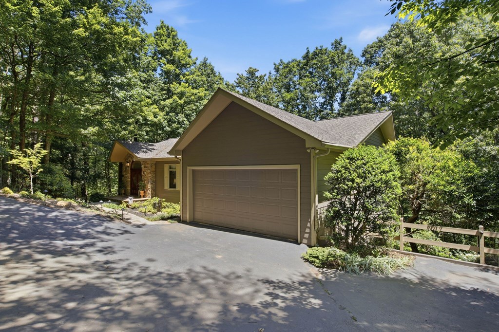 532 Cherokee Trl Property Photo 4