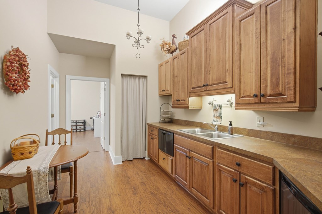 532 Cherokee Trl Property Photo 38