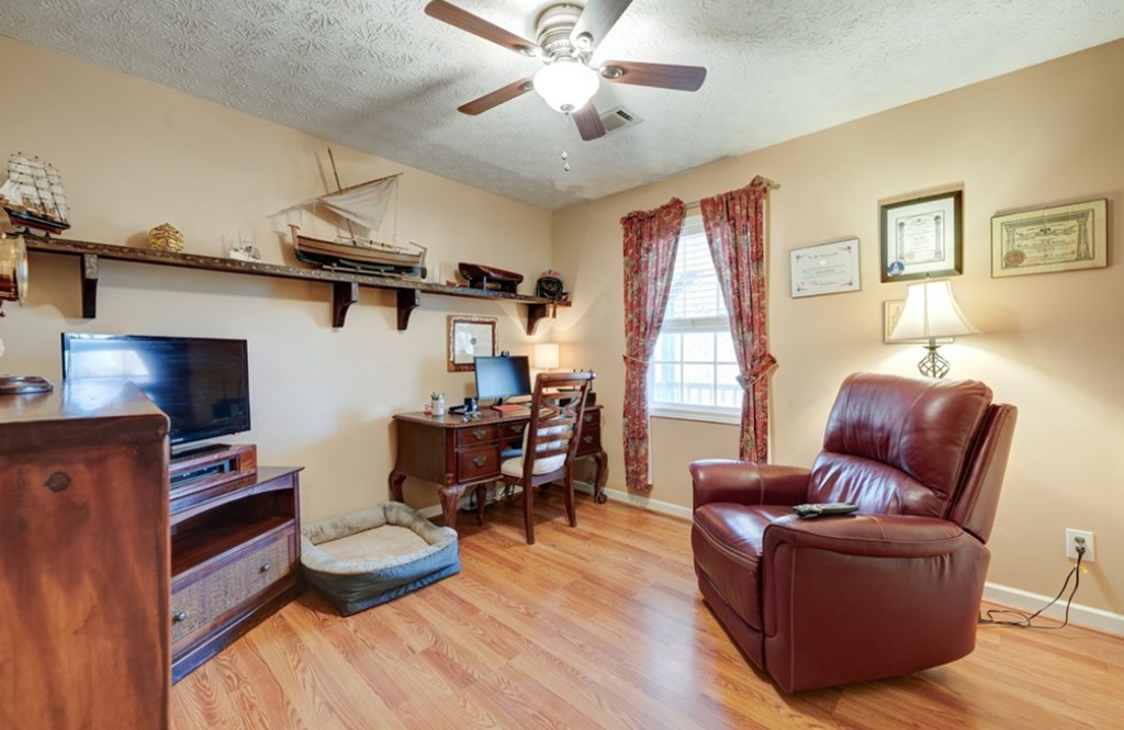 472 Eagle Mountain Drive W Property Photo 4