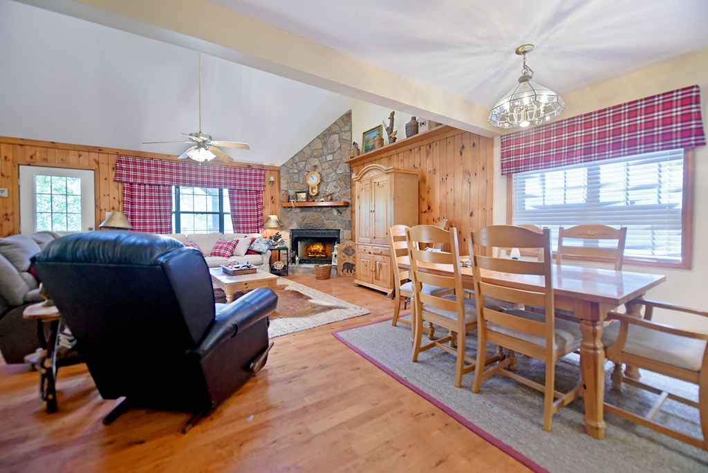 209 Moon Shadow Trail Property Photo 3
