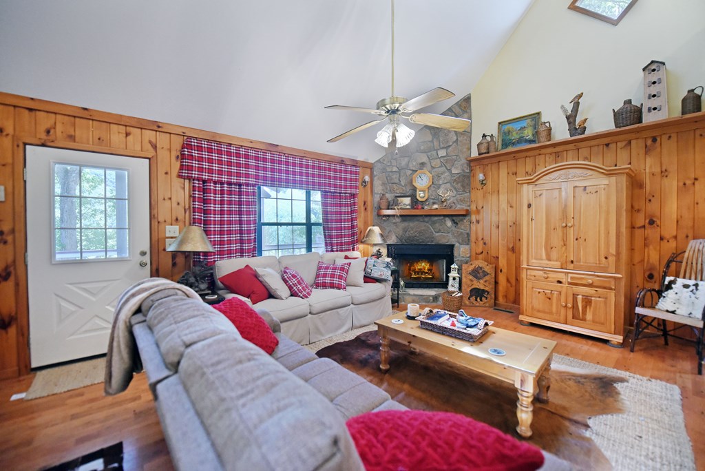 209 Moon Shadow Trail Property Photo 4