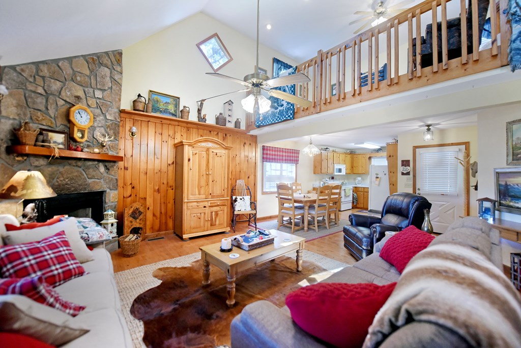 209 Moon Shadow Trail Property Photo 9