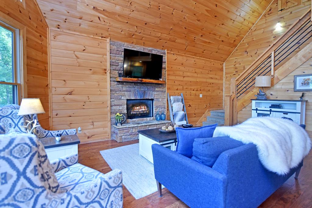 901 Stuart Mountain Road Property Photo 8