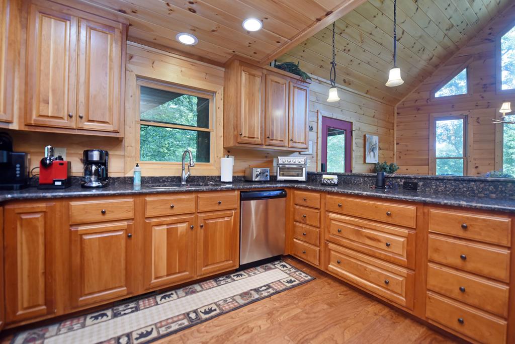 901 Stuart Mountain Road Property Photo 14