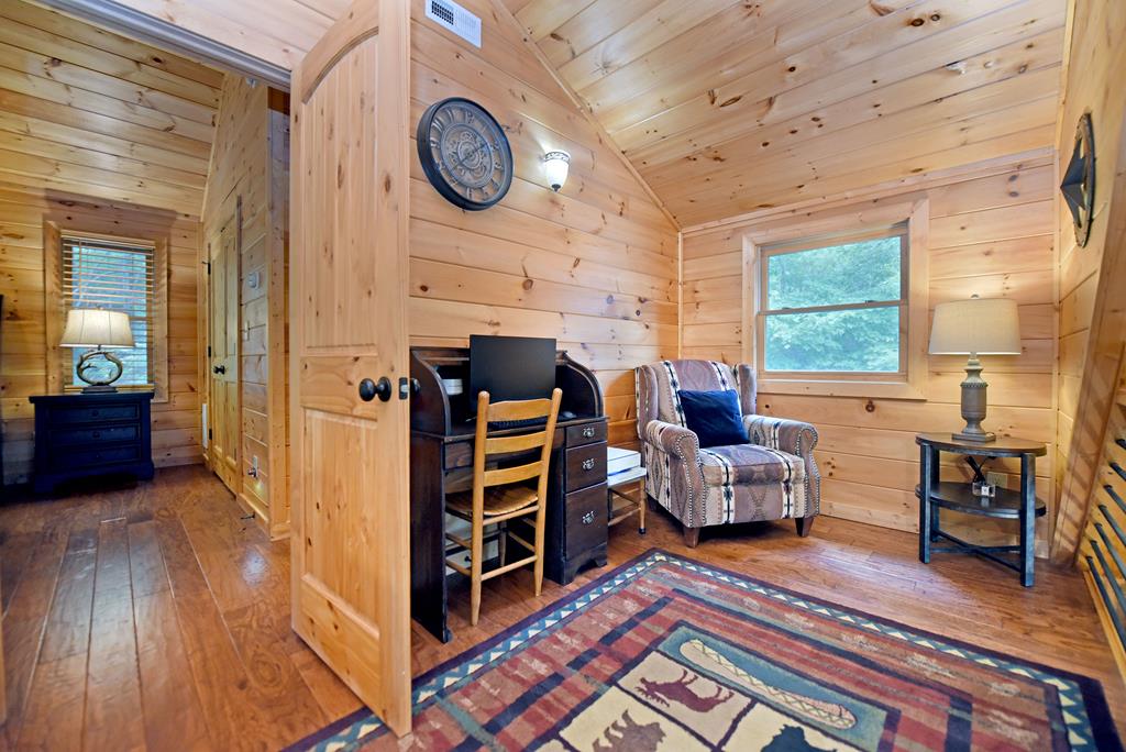 901 Stuart Mountain Road Property Photo 17
