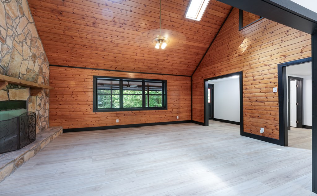 147 Deer Haven Drive Property Photo 8