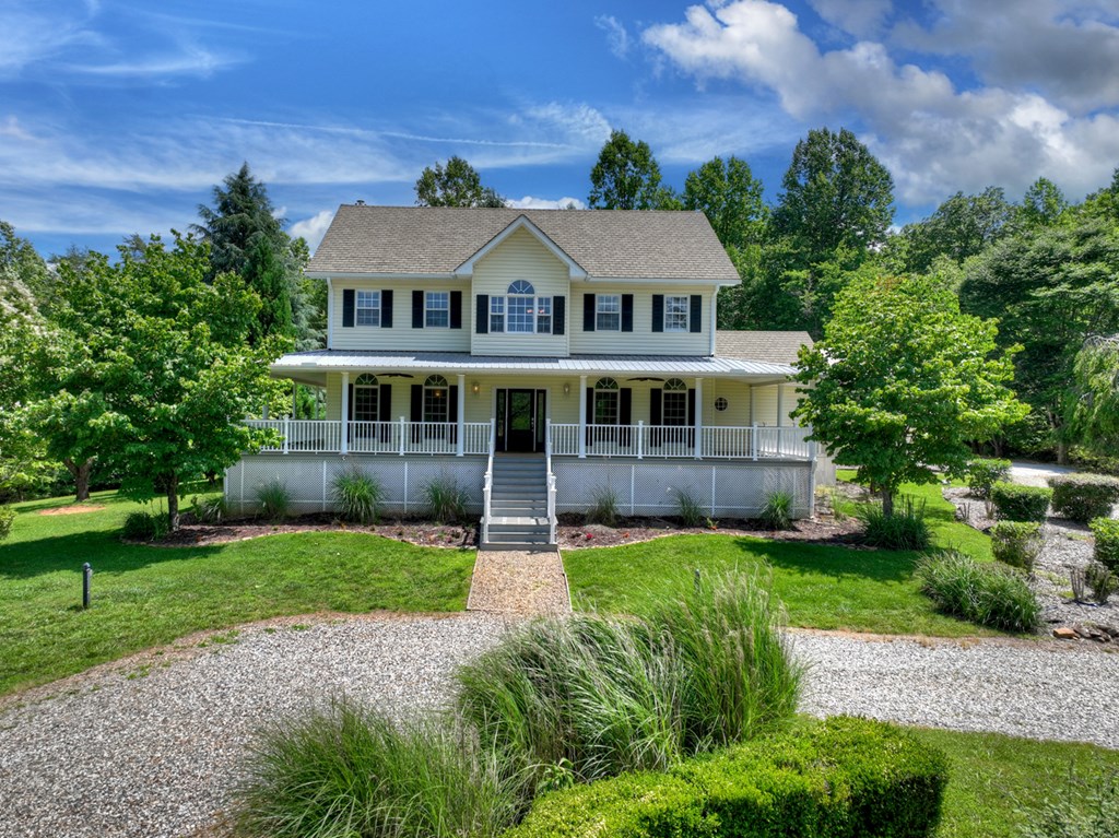 159 Victoria Drive Property Photo 4