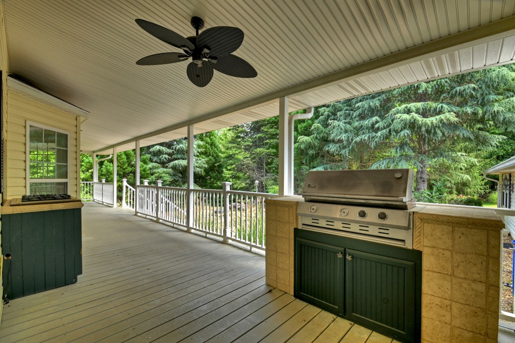 159 Victoria Drive Property Photo 10