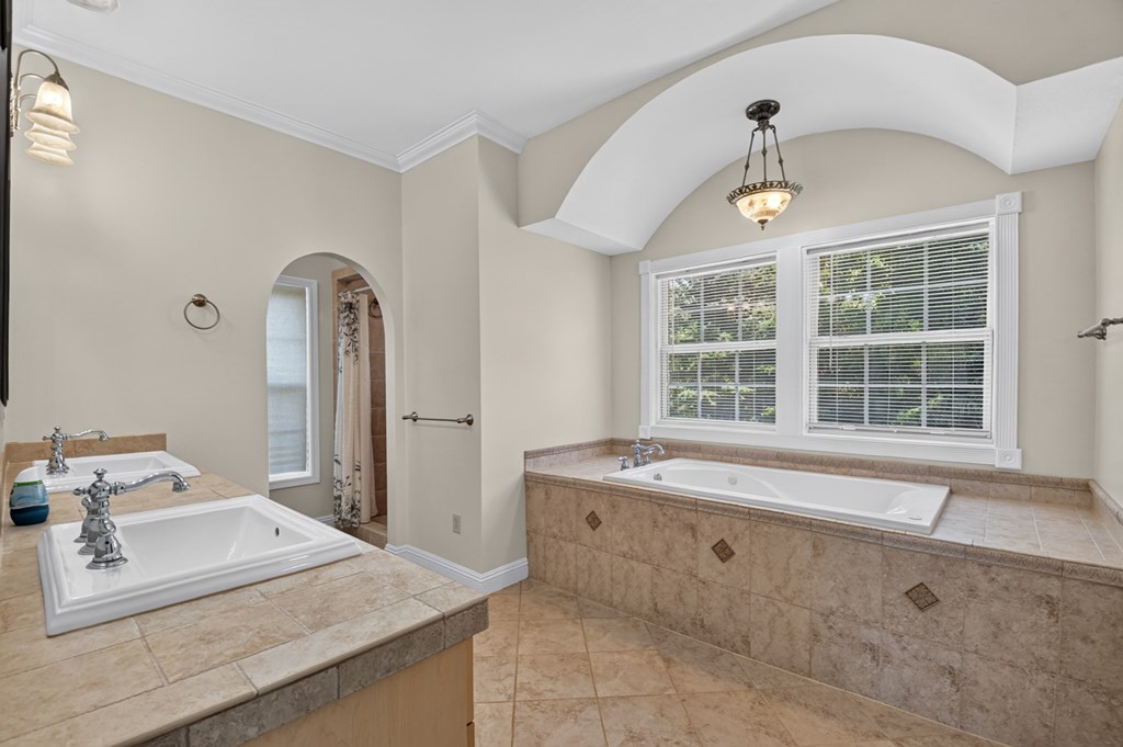 159 Victoria Drive Property Photo 33