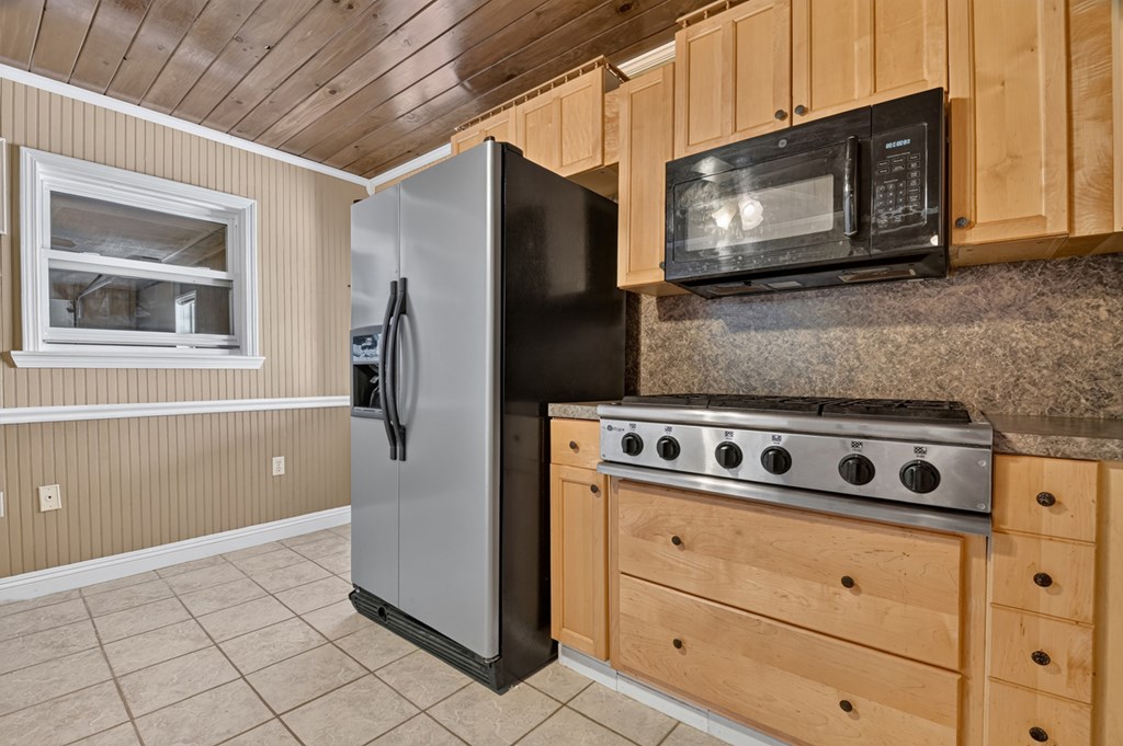 159 Victoria Drive Property Photo 53