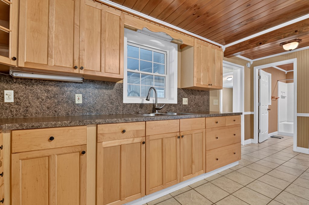 159 Victoria Drive Property Photo 54