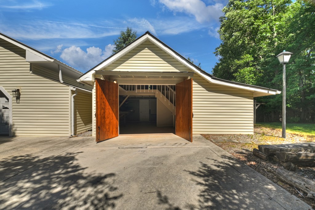 159 Victoria Drive Property Photo 61