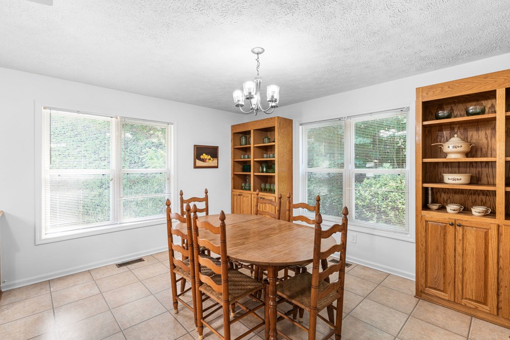 810 Hog Creek Road Property Photo 5