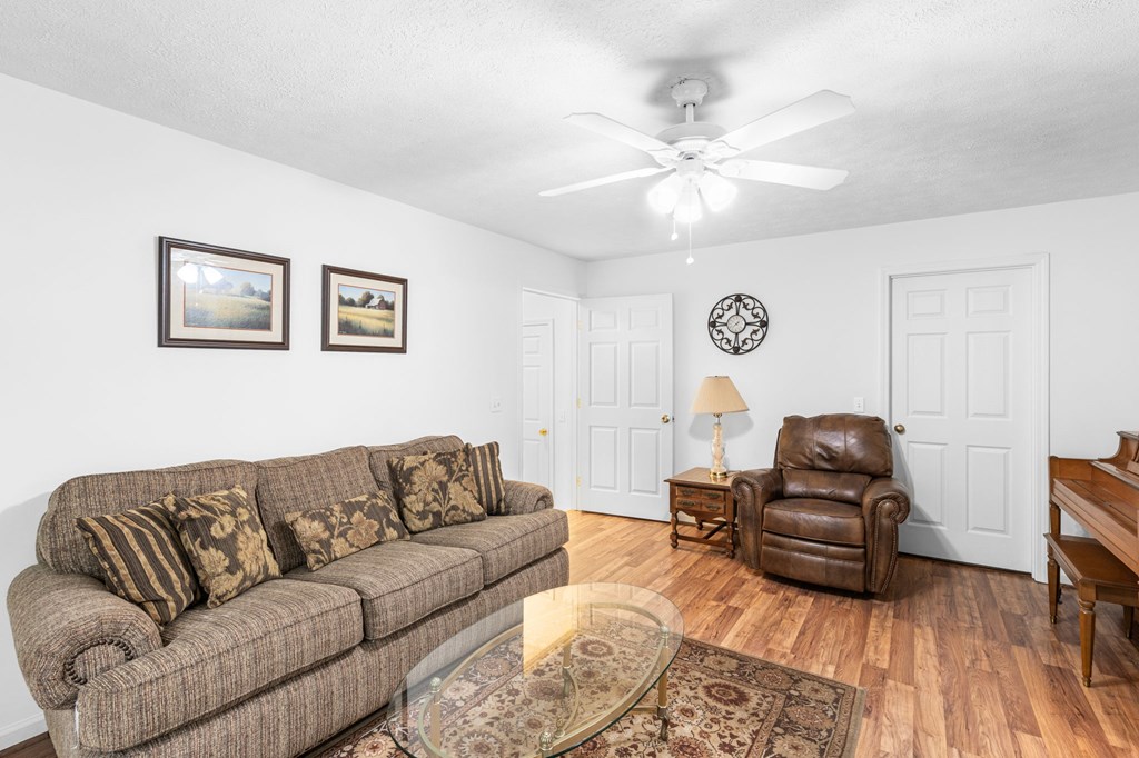 810 Hog Creek Road Property Photo 8