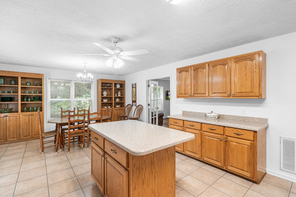 810 Hog Creek Road Property Photo 11