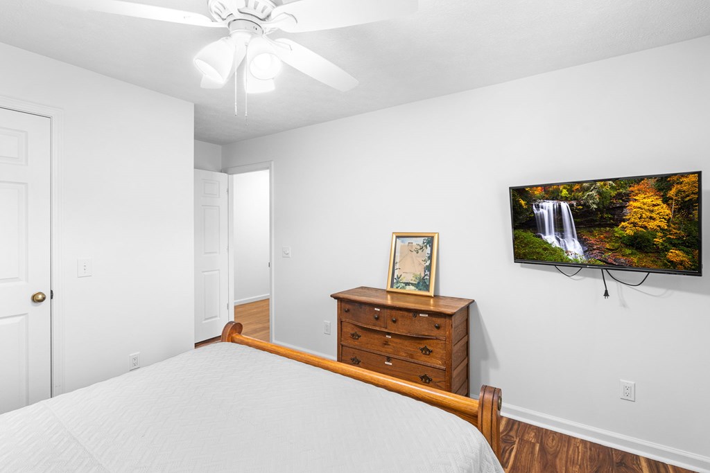 810 Hog Creek Road Property Photo 20