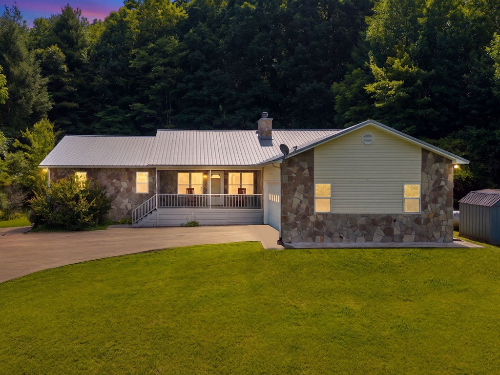 810 Hog Creek Road Property Photo 33