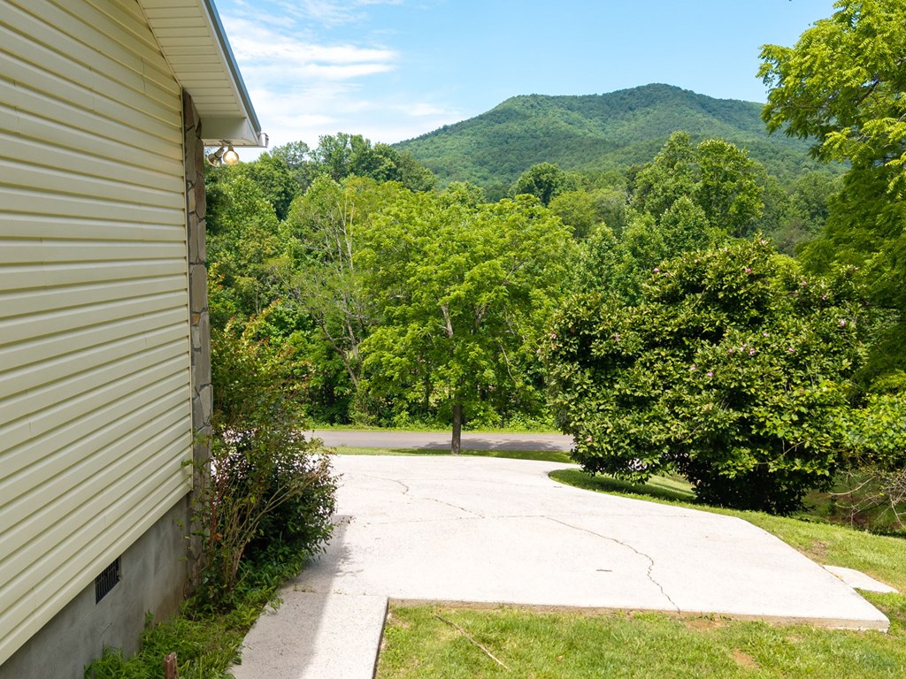 810 Hog Creek Road Property Photo 43