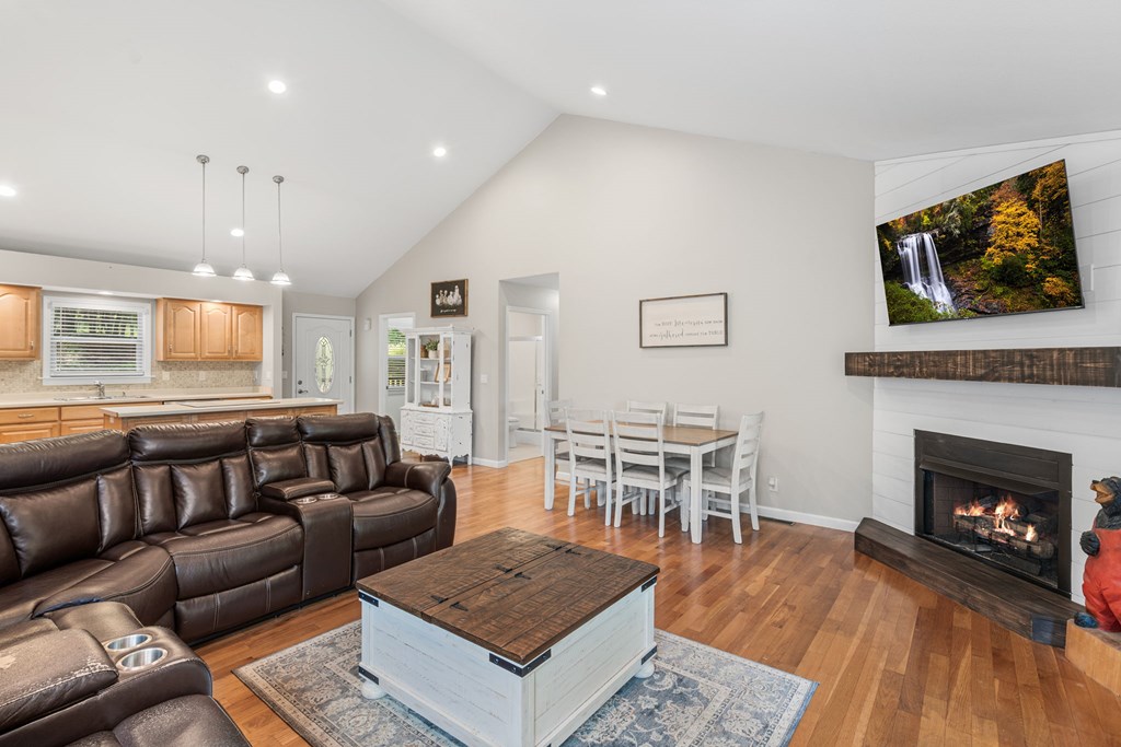 578 Dockery Creek Road Property Photo 4