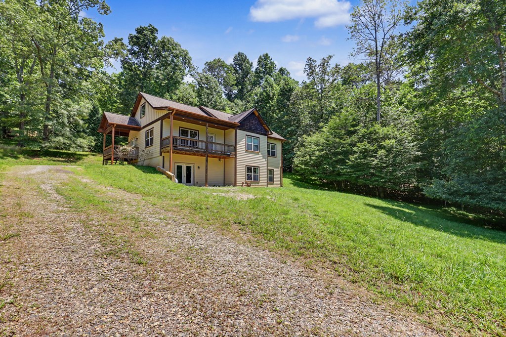 2057 Gallatin Road Property Photo 3