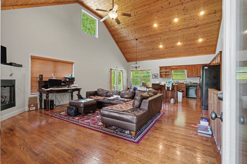 2057 Gallatin Road Property Photo 5