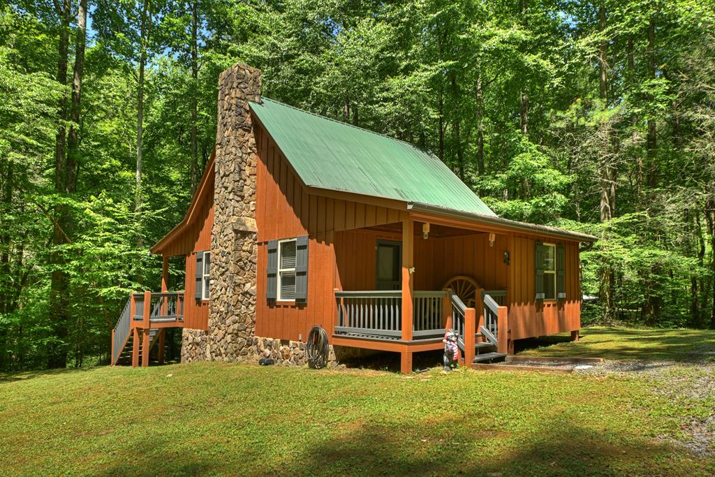 373 Barnes Creek Drive Property Photo 1