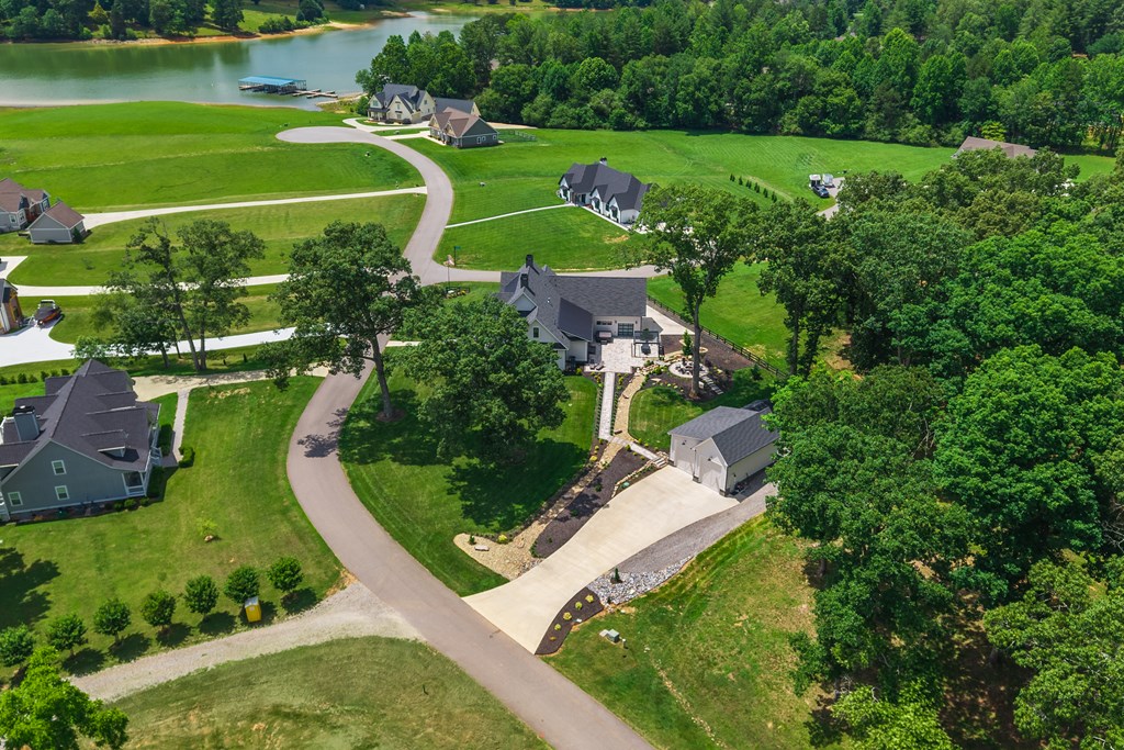 24 Farmland Ct Property Photo 4