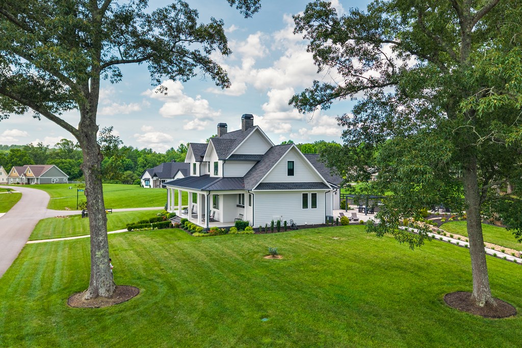 24 Farmland Ct Property Photo 8