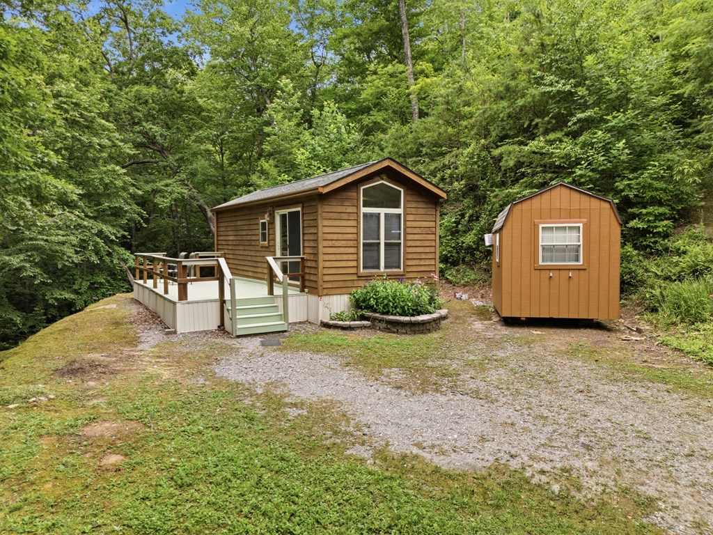 86 Pounding Mill Creek Property Photo 4