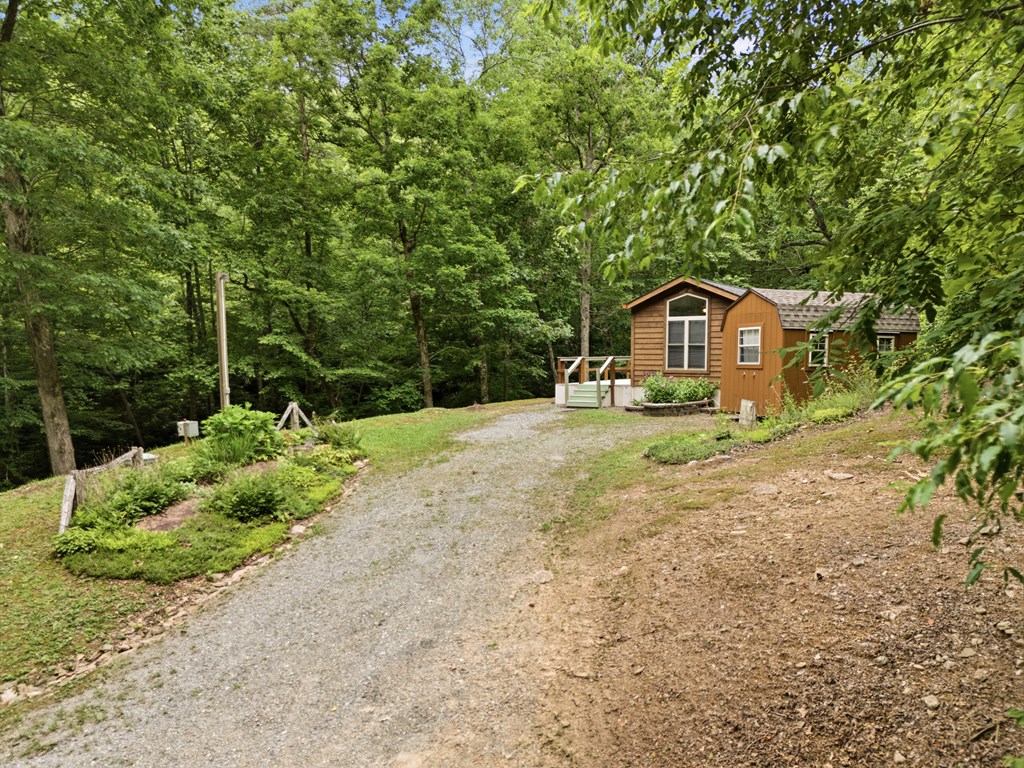 86 Pounding Mill Creek Property Photo 6