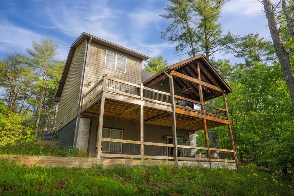 345 Deer Trail Property Photo 4