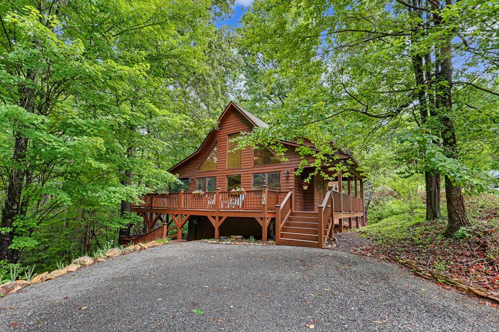 71 Lawrence Drive Property Photo 1