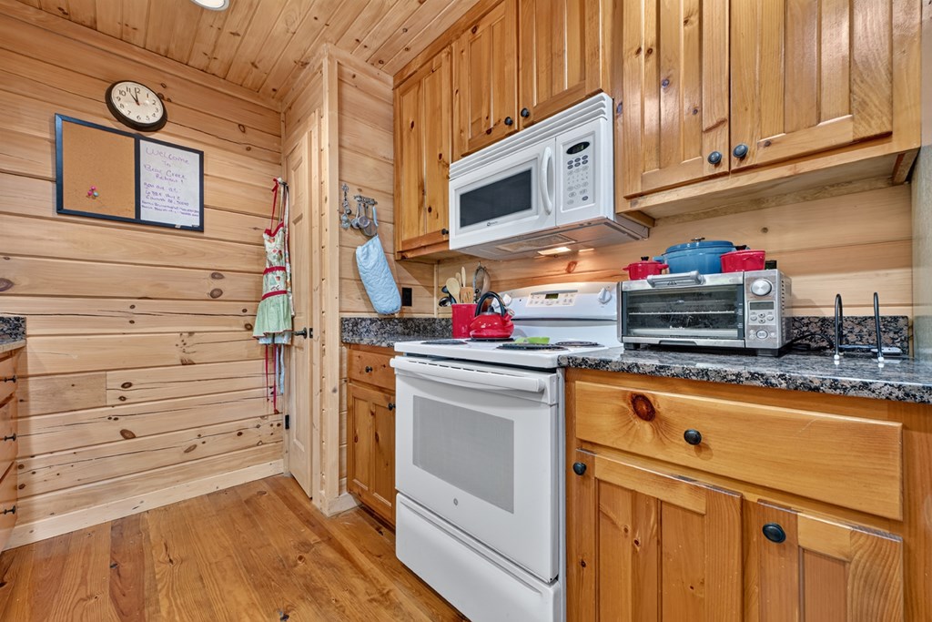 6385 Hwy 2 Property Photo 31